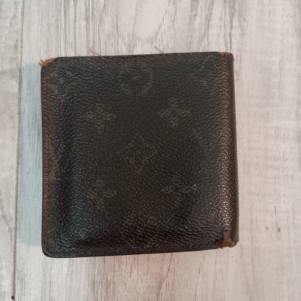 Louis Vuitton Monogram Canvas Leather Bifold Wallet